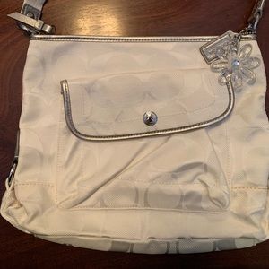 Kyra Daisy Coach Purse🌸